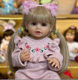 Bebê renascido menina pele branca