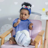 Bebê renascido menina pele branca