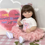 Bebê renascido menina pele branca