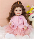 Bebê renascido menina pele branca